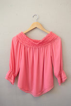 Load image into Gallery viewer, White House Black Market Size XX-Small Ruffled Collar Stain Top
